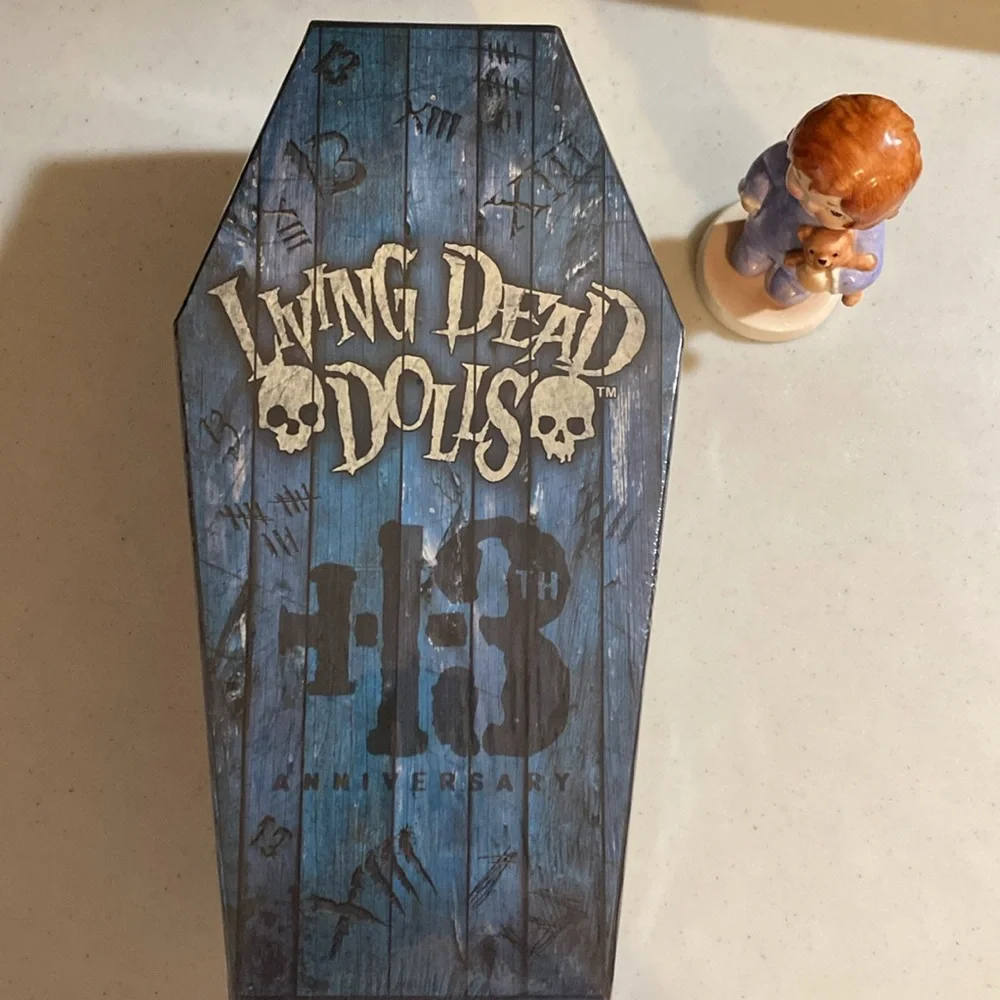 Living Dead Dolls Series 22 Zombies Ava